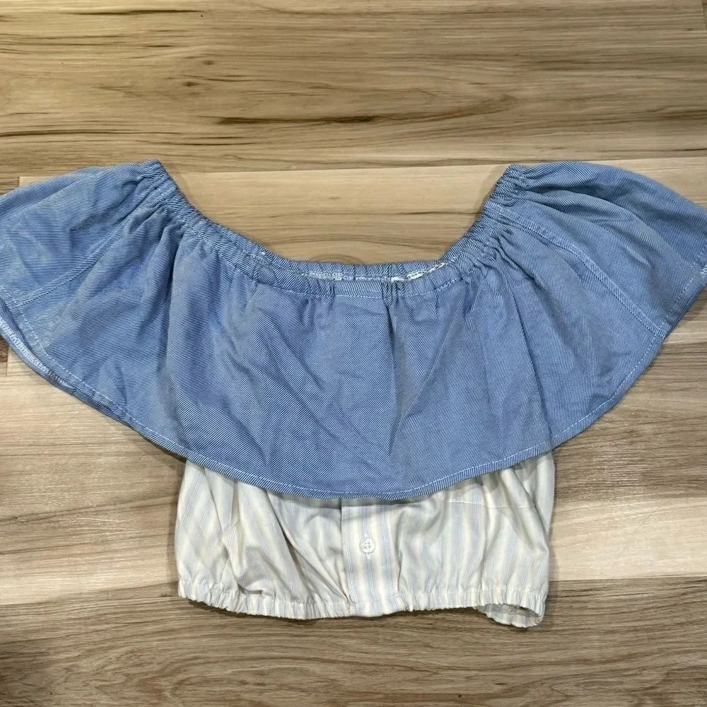 NEW Urban Outfitters Blue Flutter Top Women’s Medium/Large